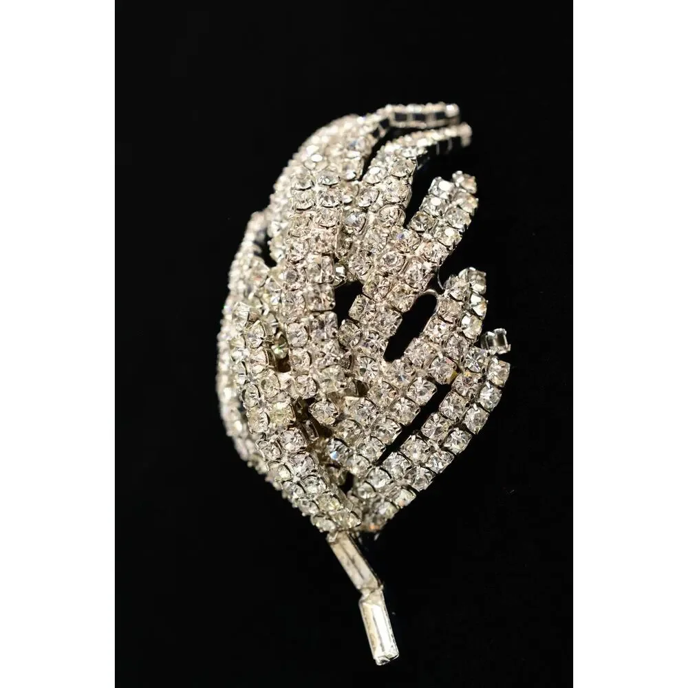 Vintage Crystal 3D Leaf Pin Brooch Baguette Prong Rhinestone Silver 1960s BinAL